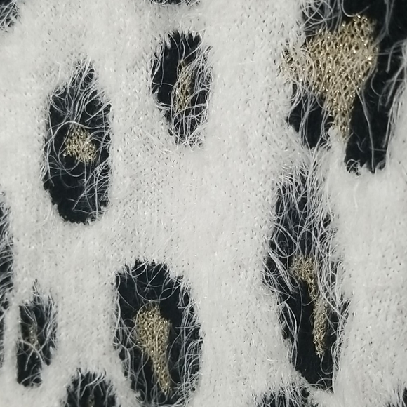 🌲Circo Kid Sweater. Leopard patter size L 10-12 - Picture 4 of 4